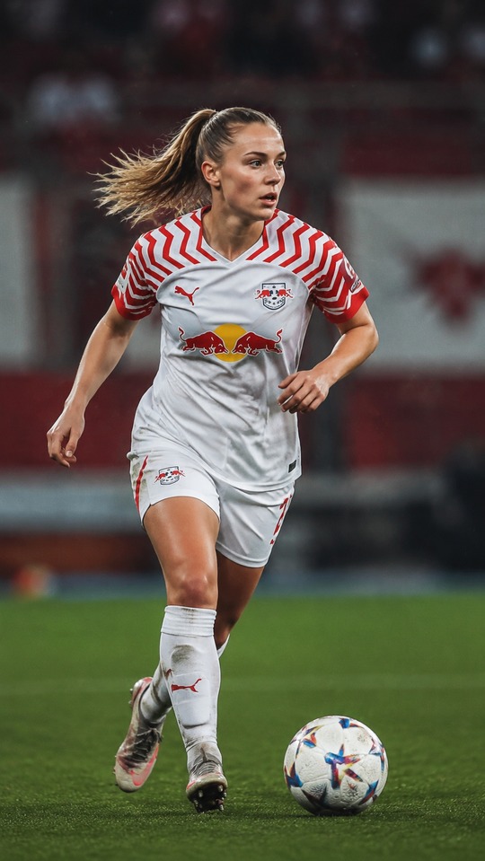 Lisa Baum RB Leipzig - 4K Handy Wallpaper