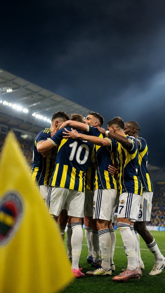tv100 Fenerbahçe SK Huddle de Equipo - 4K Wallpaper