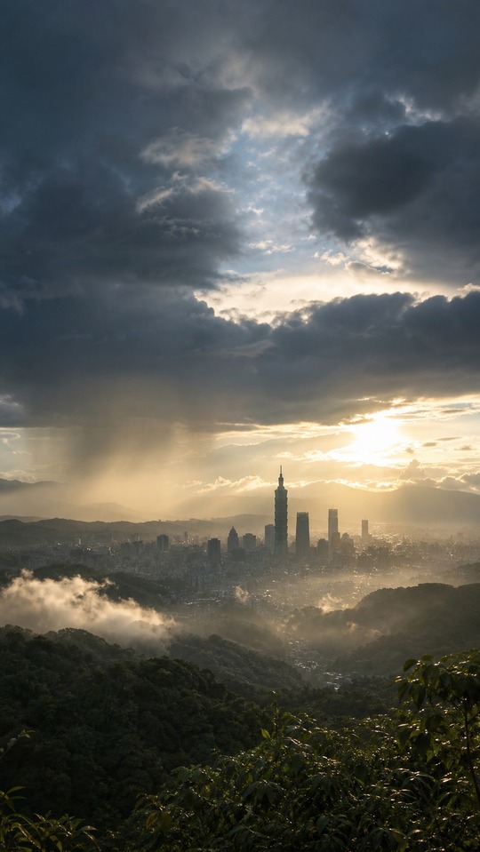 Tomorrow's Weather Over Taipei 101 - 4K Wallpaper