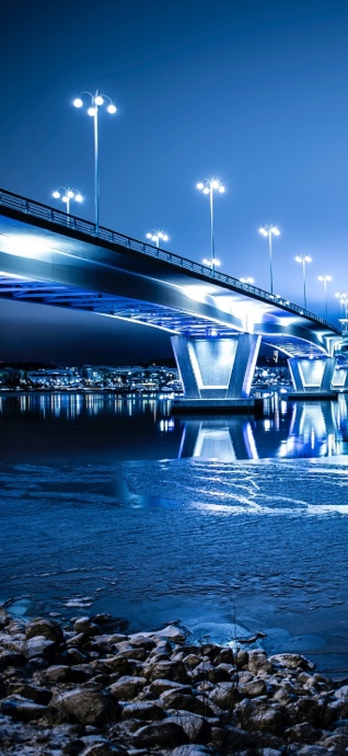 Puente Urbano Nocturno - Fondos de Pantalla 4K