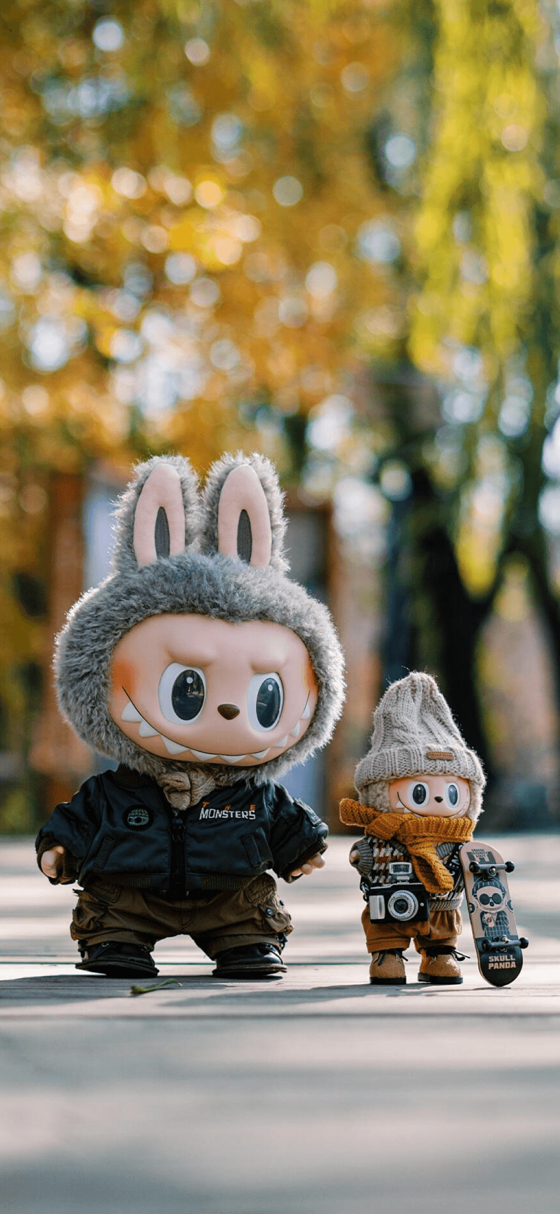 Labubu The Monsters Herbst Fashion - 4K Hintergrundbild