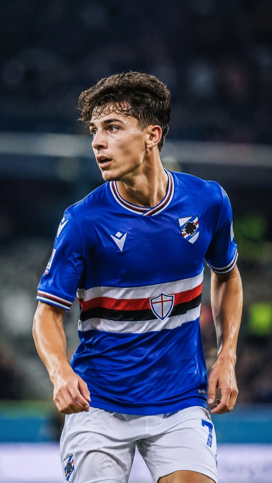 Estanis Pedrola Sampdoria Action - 4K Phone Background