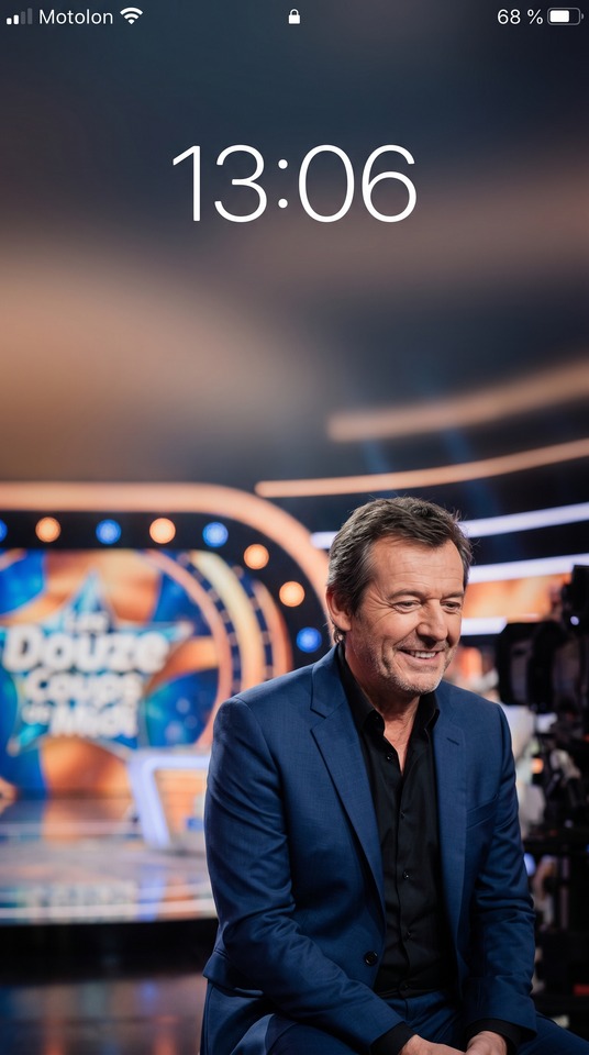 Jean Luc Reichmann Portrait - 4K Phone Wallpaper