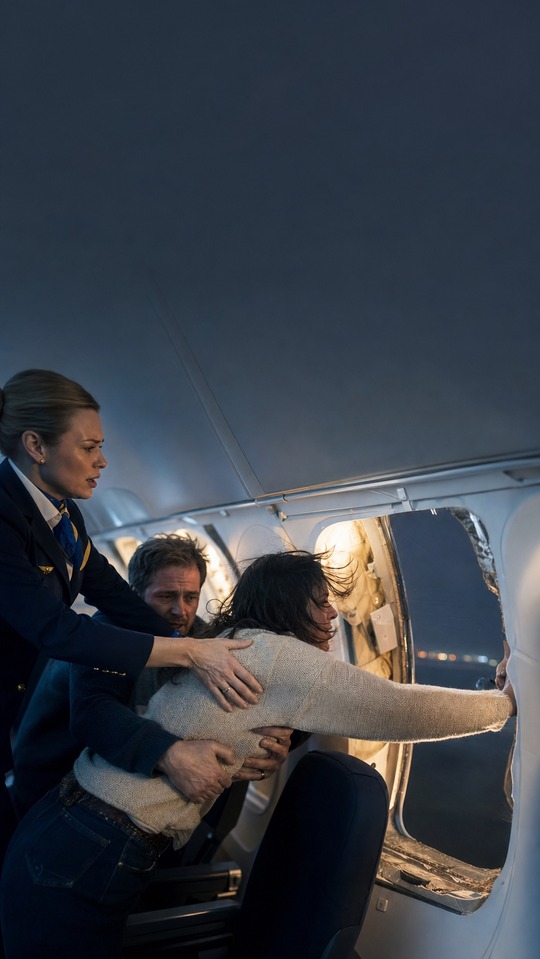 Airplane Avión Cinematic Drama - 4K Wallpapers