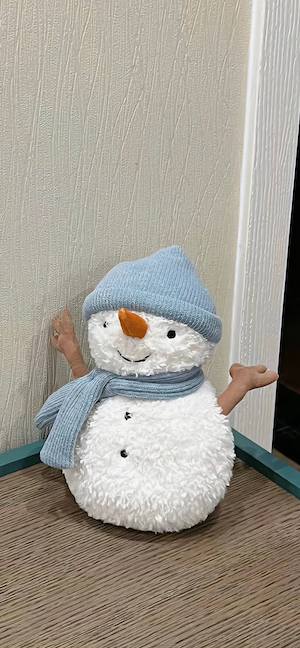 Cute Plush Snowman - 4K Mobile Wallpaper