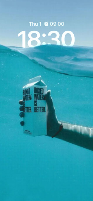 Boxed Water Unterwasser - 4K Hintergrundbilder
