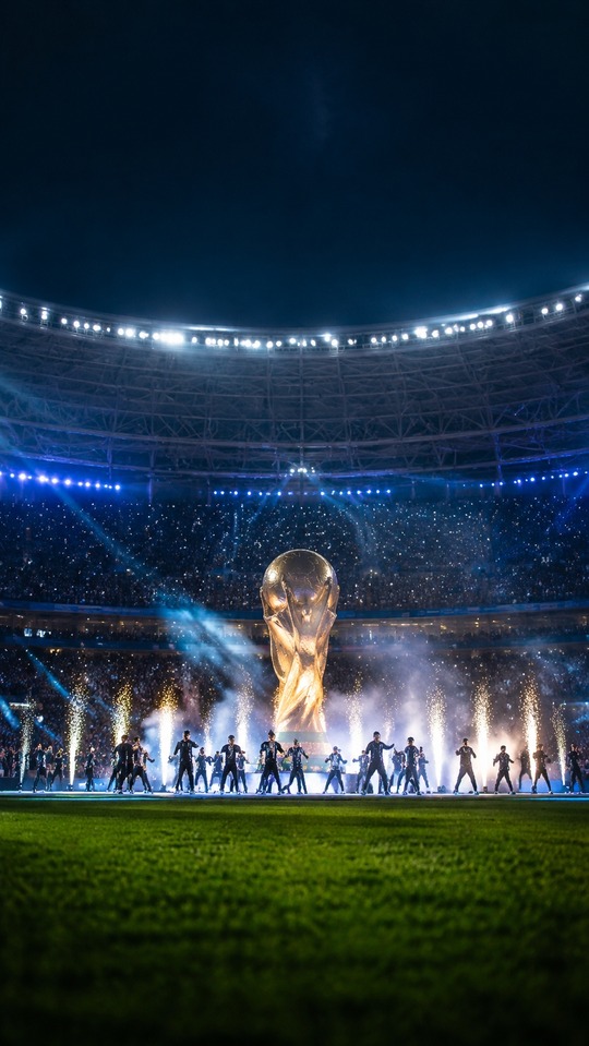 Wie lange ist Halbzeit WM? - 4K Stadion Hintergrund