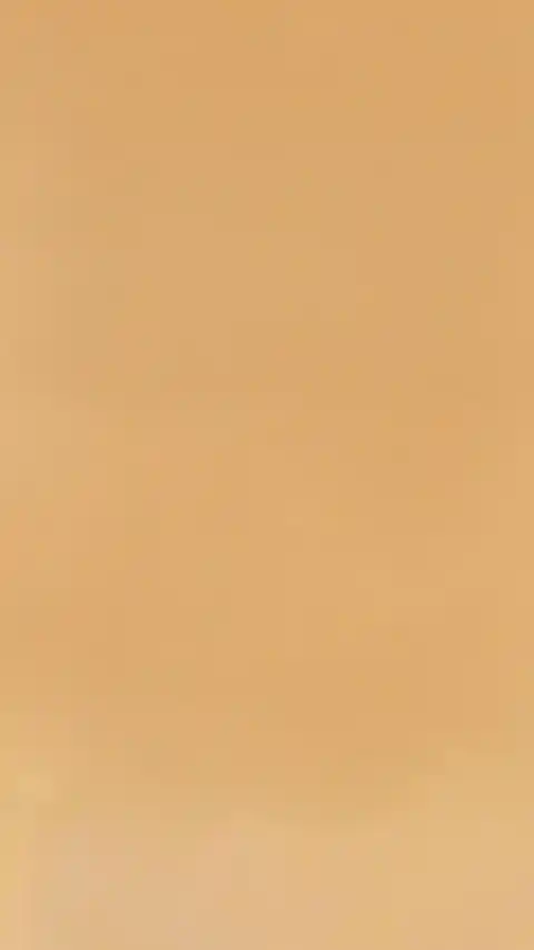 Minimalist Beige Aesthetic - Live Wallpaper