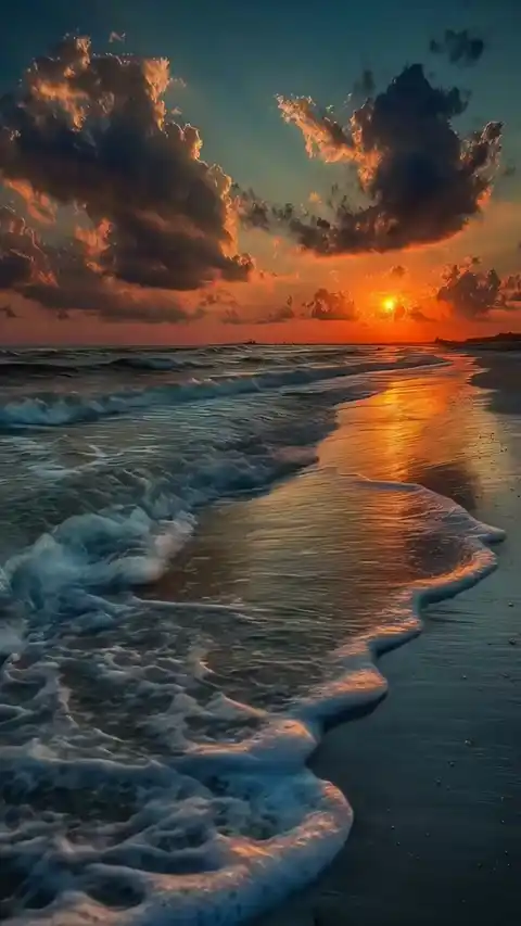 Goldener Sonnenuntergang Wellen - Live Hintergrundbild