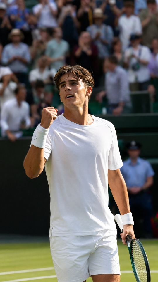 Arthur Fery Wimbledon Victory - 4K Phone Wallpapers