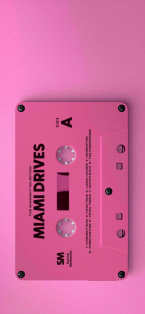Cassette Miami Drives Rose - Fond d'Écran 4K