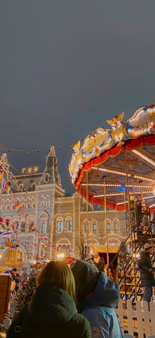Christmas Market Carousel Night - 4K Wallpaper