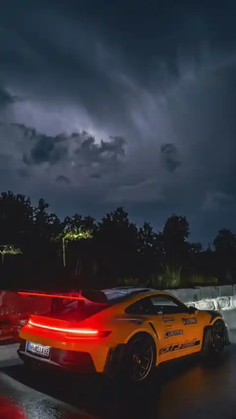 Porsche GT3 RS Cinematic Rain - Live Wallpaper