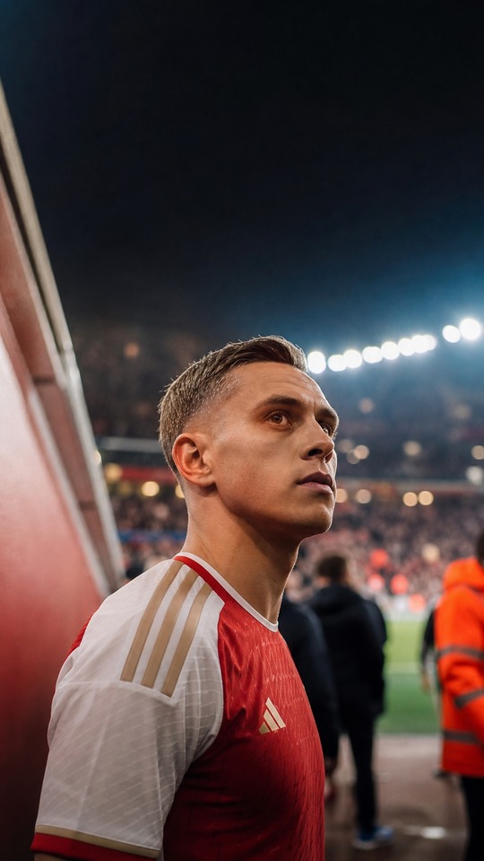 Leandro Trossard Arsenal Cinematic 4K Wallpaper