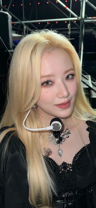 Shuhua (G)I-DLE Blond - 4K Hintergrundbilder