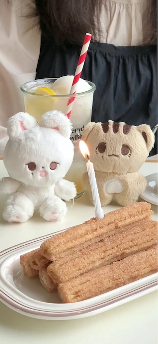 Kuscheltiere & Churros - 4K Hintergrundbild