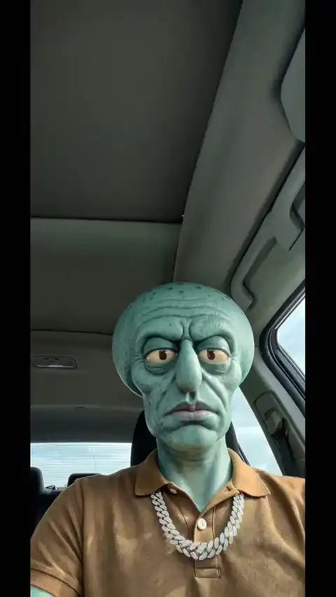 Animierte 3D-Darstellung von Thaddäus Tentakel mit einer Diamantkette in einem Auto.