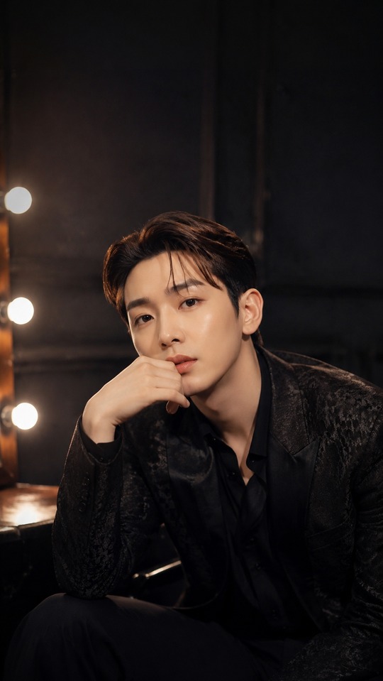 Kim Ho-young Porträt - 4K Handy Wallpaper