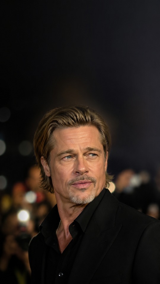 Brad Pitt Realistisches Porträt - 4K Handy Wallpaper