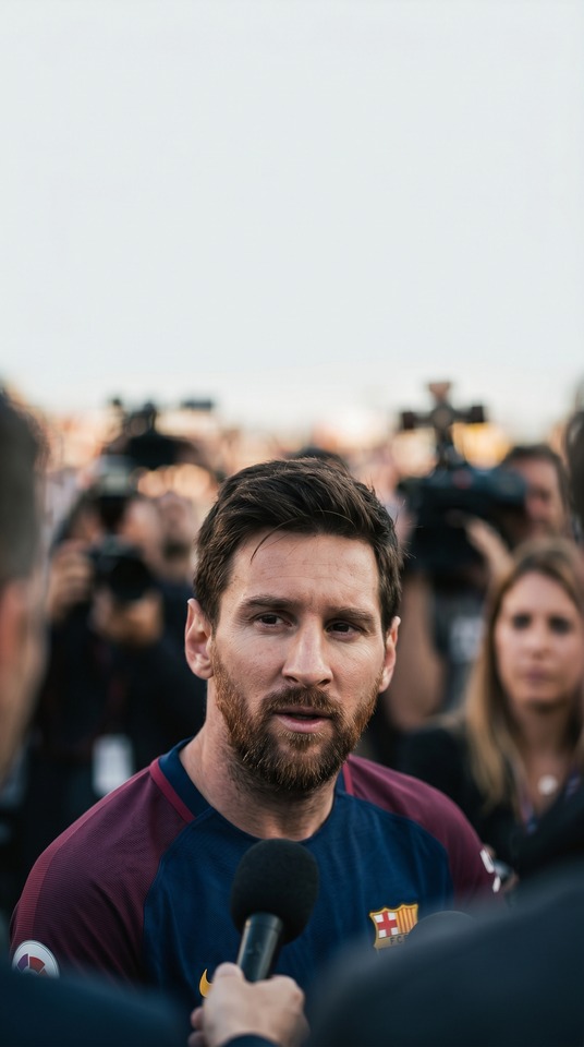 Lionel Messi Interview - 4K Handy Wallpaper