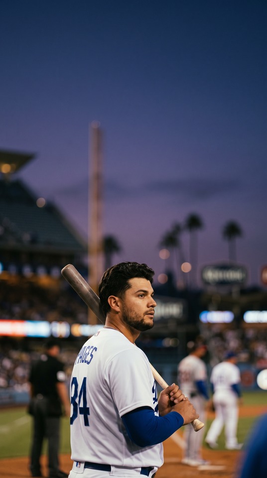 Andy Pages Dodgers Baseball - 4K Handy Wallpaper