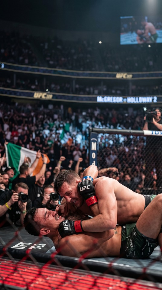 UFC 329 McGregor vs Holloway 2 - Fond 4K MMA
