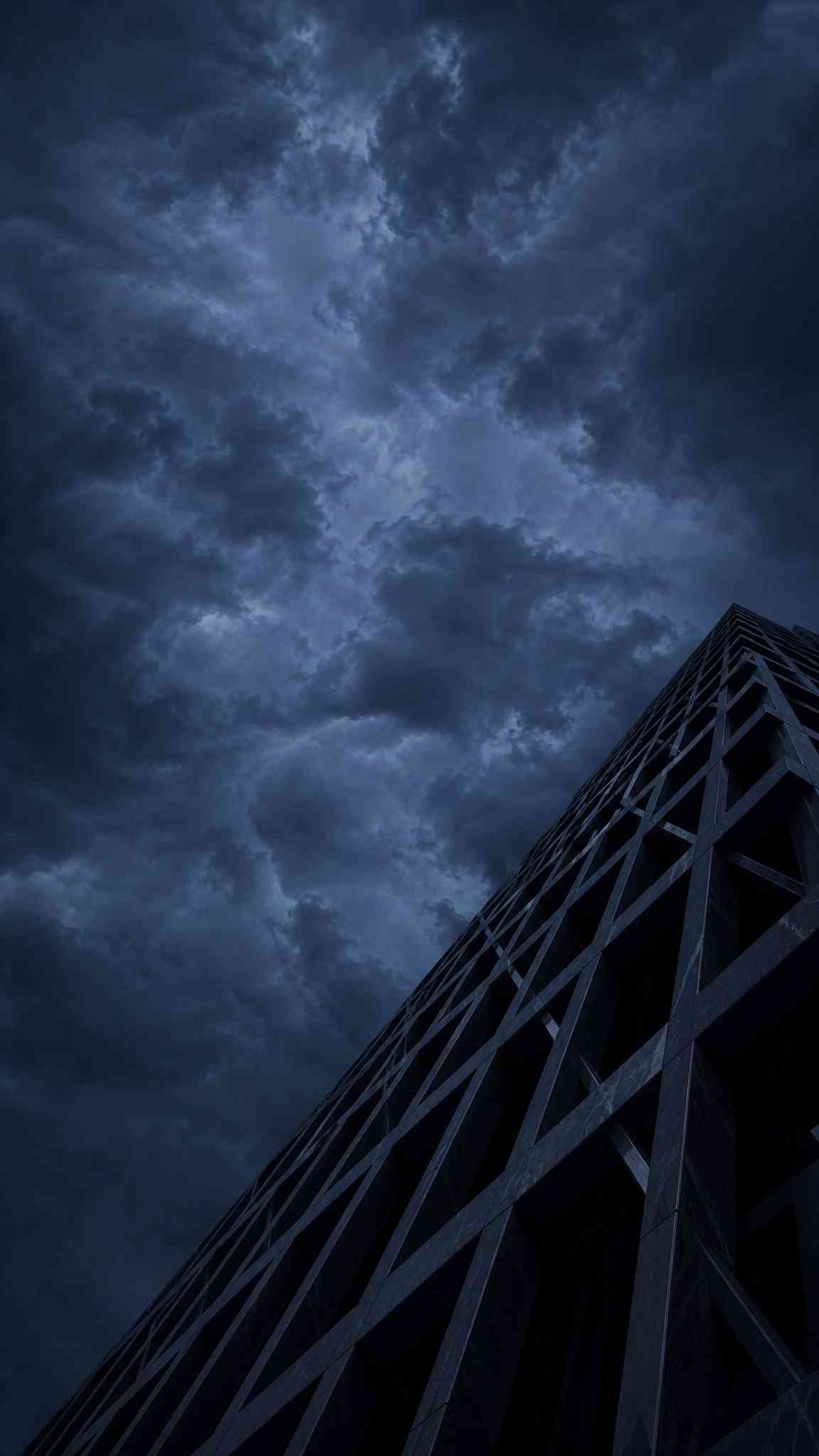 Stormy Urban Architecture - 4K Lock Screen