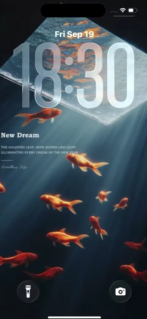 Goldfish Underwater Dream - 4K Wallpapers