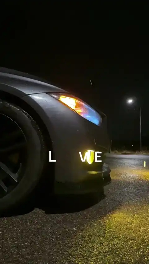 Sportwagen bei Nacht - Live Hintergrund