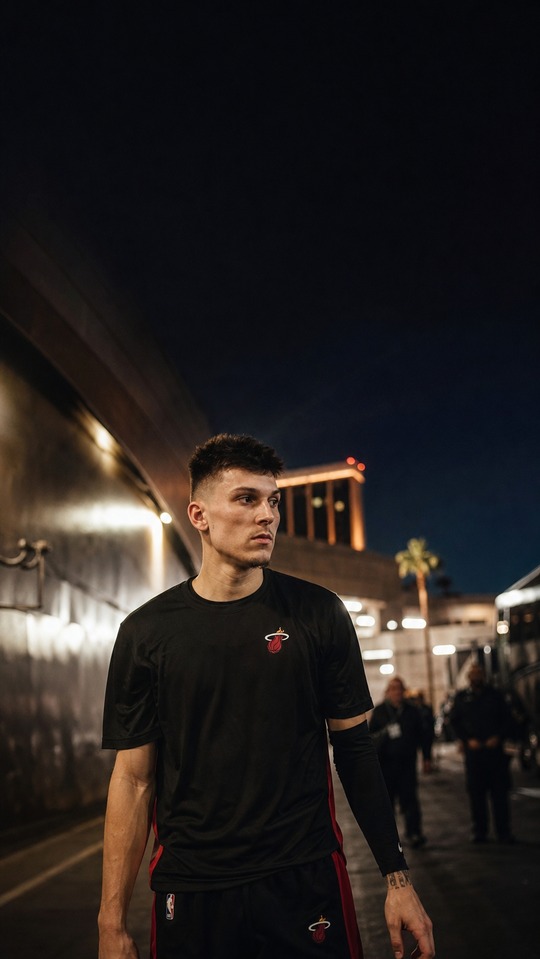 Tyler Herro Miami Heat Realism - 4K Phone Background