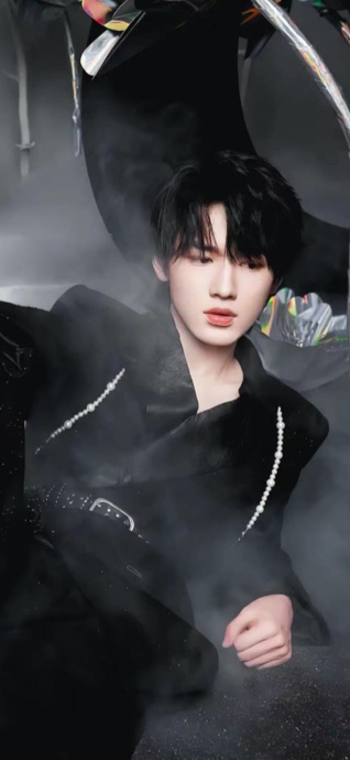 Song Yaxuan TNT Dark Style - 4K Handy Wallpaper