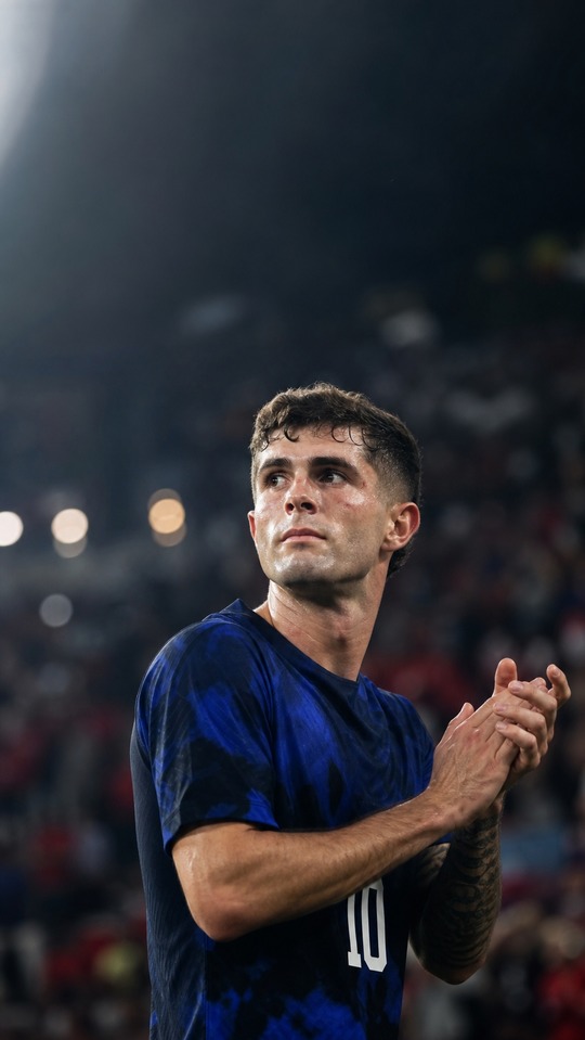 Christian Pulisic USMNT Clapping - 4K Wallpaper