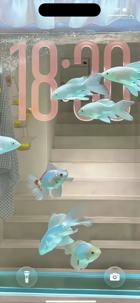 Blaue Goldfische im Treppenhaus - 4K Hintergrund