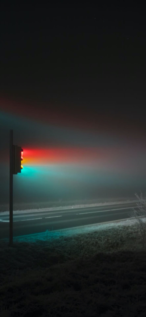 Misty Night Traffic Light - 4K Lock Screen
