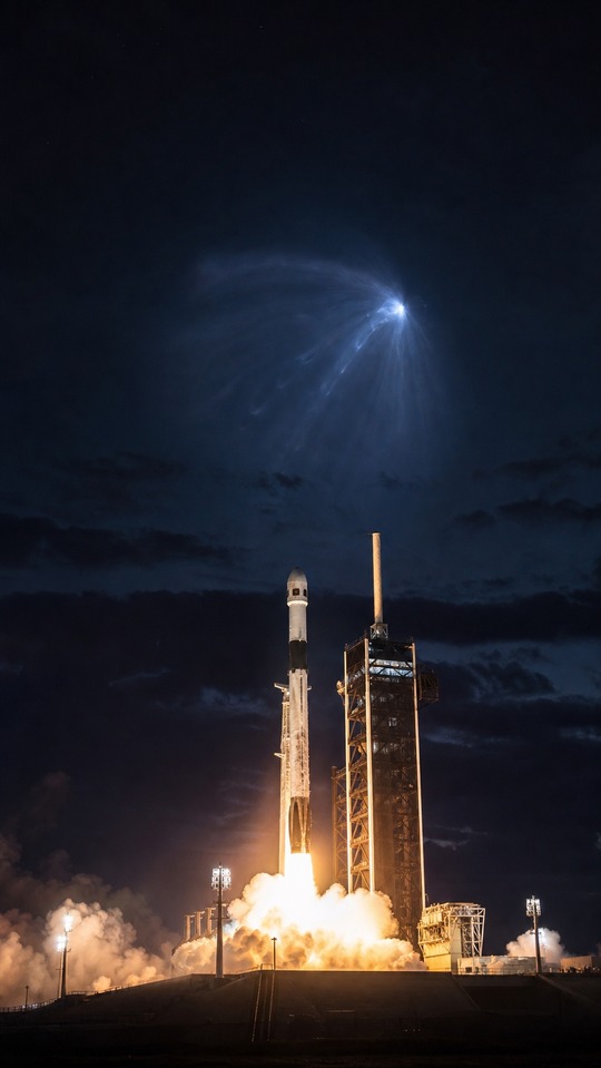 SpaceX 火箭發射與水母效應 - 4K 桌布